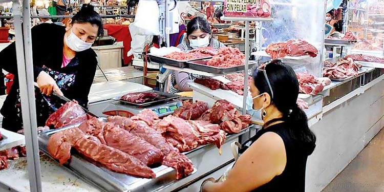 Internacionales: carniceros tarijeños plantean importar carne argentina
