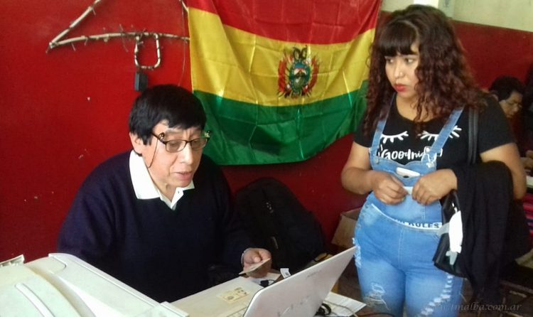 Operativo de la Segip en el Consulado Boliviano