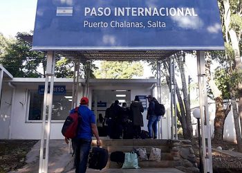 Bermejo: Migración vuelve a trabajar en el paso de chalanas pero el puente sigue cerrado