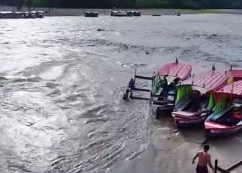 Bermejo: paso cerrado a chalanas por crecida del río