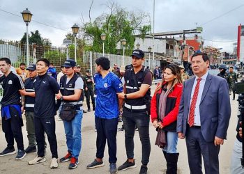 Puente Internacional: prófugos recapturados fueron entregados al fiscal de Argentina