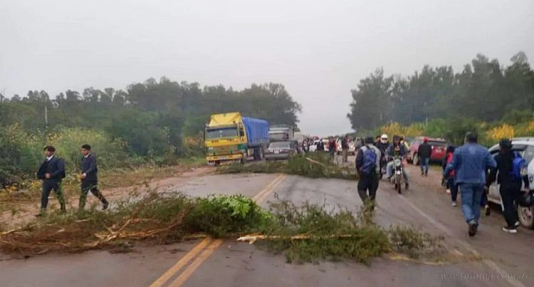 Internacionales: molineros bloquean la ruta 9 en Yacuiba
