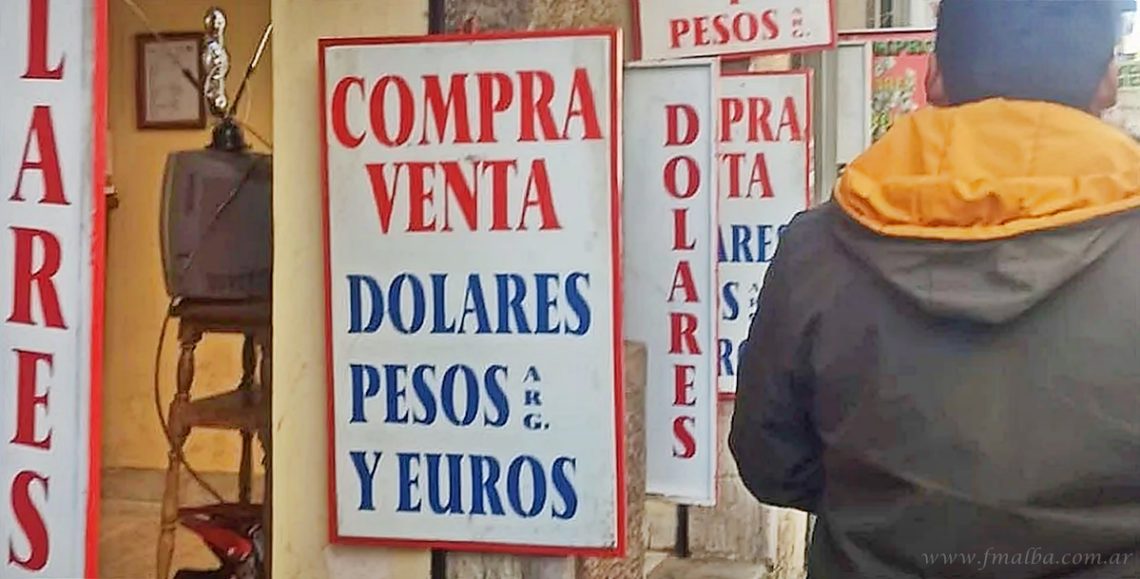 Economía: el “dólar blue” en Bolivia incrementa especulación ante escasez de la divisa