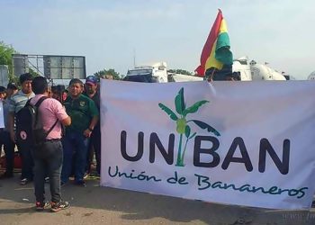 Yacuiba: bananeros cierran paso por la Ruta Internacional 9