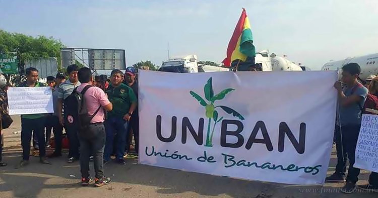 Yacuiba: bananeros cierran paso por la Ruta Internacional 9