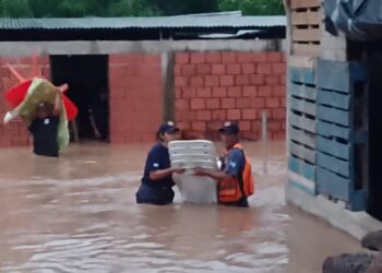 Límite Bermejo-Aguas Blancas: fuerte tormenta en madrugada dejó inundaciones y evacuados