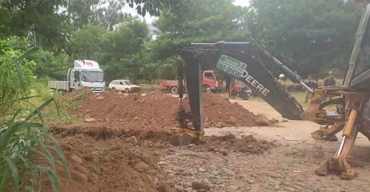 Internacionales: cavan zanjas en Bermejo para frenar el contrabando