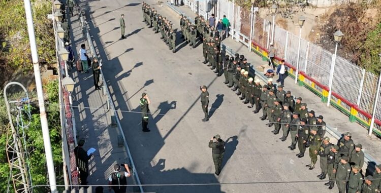Bolivia: presidente Arce anuncia la militarización de fronteras