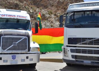Transporte internacional anuncia paro, bloqueo indefinido de rutas y fronteras