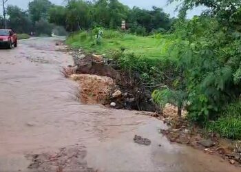 Yacuiba: fuerte tormenta provoca inundaciones y corte de servicios