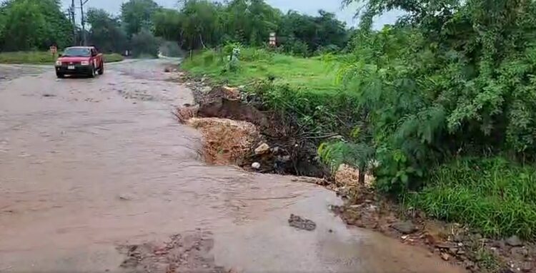 Yacuiba: fuerte tormenta provoca inundaciones y corte de servicios