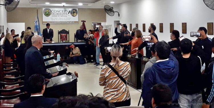 Jura de la Carta Orgánica en Tartagal: “Hicieron todo mal y en un acto de importancia institucional”