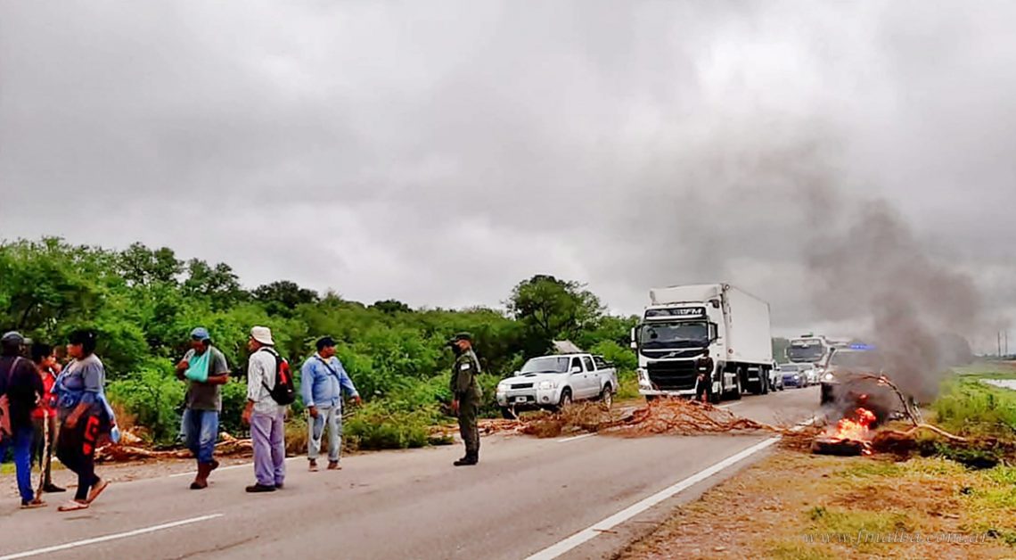 Coronel Cornejo: originarios cortan paso sobre Ruta 34