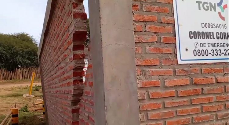 Coronel Cornejo: terreno donde se asientan equipos de gas, registra peligroso hundimiento