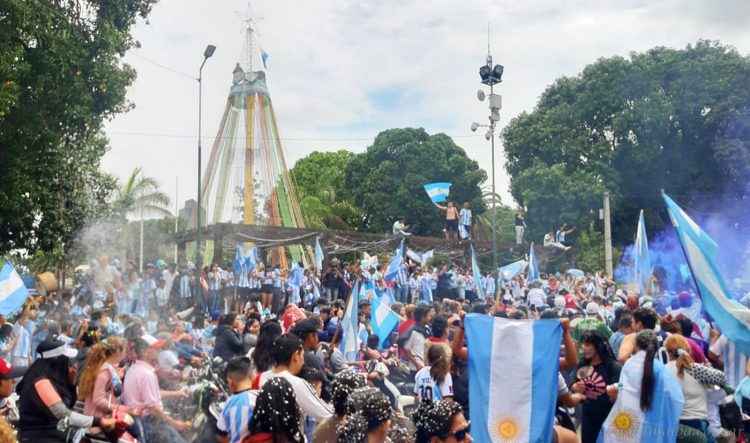 Mundial Qatar 2022: hinchas coparon Plaza San Martín