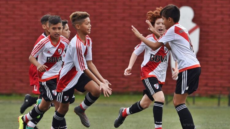 General Mosconi: captación de River Plate, mañana en cancha de Social Vespucio
