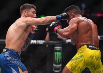UFC 330: Esteban Ribovics venció por KO técnico a la leyenda brasilera Edson Barboza