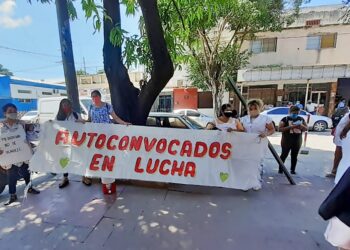 Autoconvocados en manifestación pasiva ante municipalidad