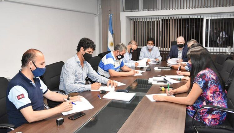 Educación: provincia acordó un aumento salarial del 40,5%