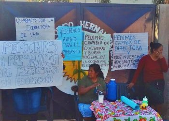 Comunidad Tranquitas: grupo de padres vuelve a tomar la escuela denunciando maltratos