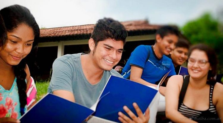 Becas Progresar: abrió la primera convocatoria a inscripción de 2023