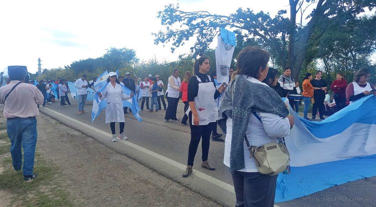 General Mosconi: cortes en Ruta 34 de Autoconvocodos Docentes y movimientos sociales