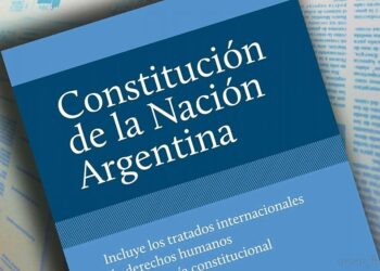 Estudiantes del secundario juraron lealdad a la Constitución Argentina