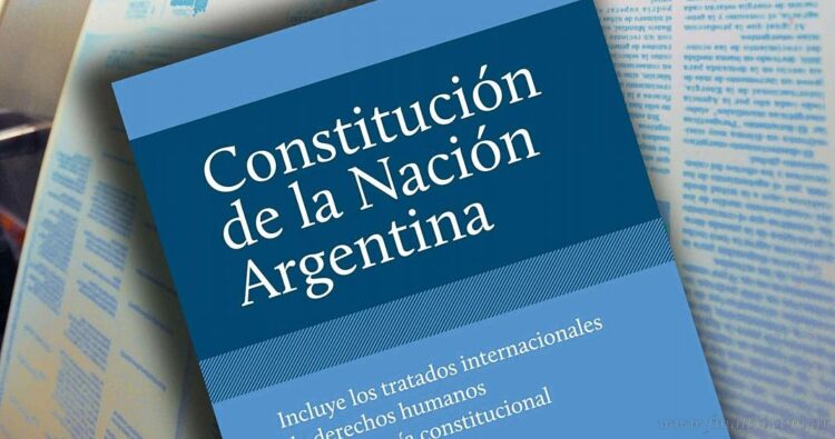 Estudiantes del secundario juraron lealdad a la Constitución Argentina