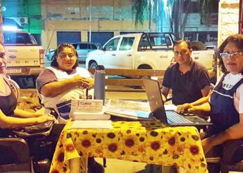 Docentes autoconvocados: “Nuestos sueldos están retenidos pero el recibo no”