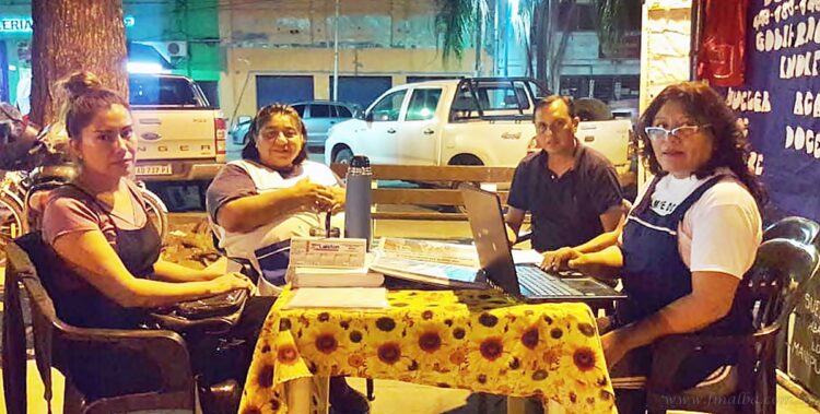 Docentes autoconvocados: “Nuestos sueldos están retenidos pero el recibo no”