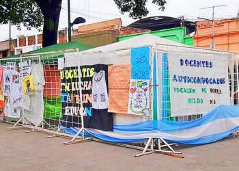 Concejo Deliberante Tartagal: docentes ingresaron petición por retiro de carpa