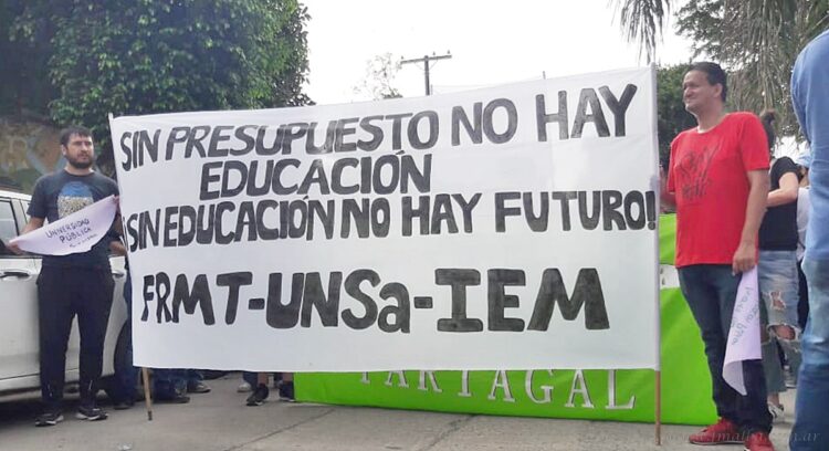 Educación Pública: más de 200 personas marcharon en apoyo a la sede de la UNSa en Tartagal