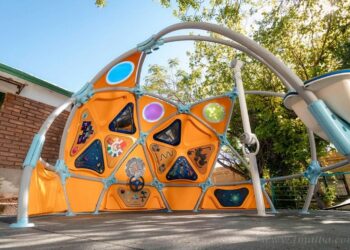 Domo Cósmico, juego de patio para estimular el desarrollo cognitivo y motriz de los niños, en comunidades originarias