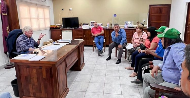 Embarcación: reunión con gremios tras levantar paro