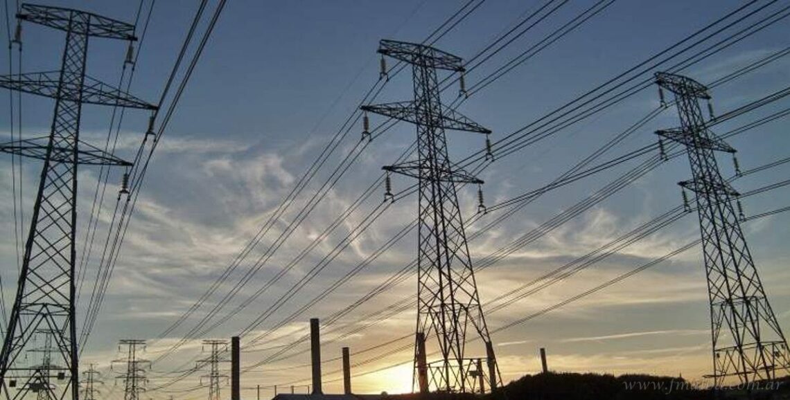 Falla externa deja sin energía a Salta y Jujuy