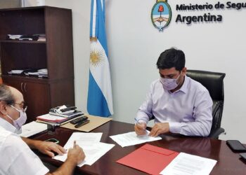 Pasos Fronterizos: firmaron compra de equipamiento para el NOA y NEA