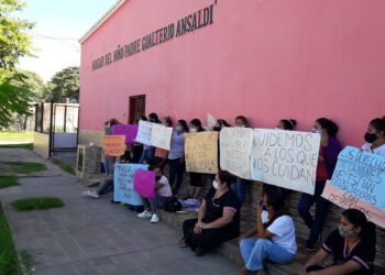 Hogar de Niños: manifestación pacífica en reclamo por deuda salarial