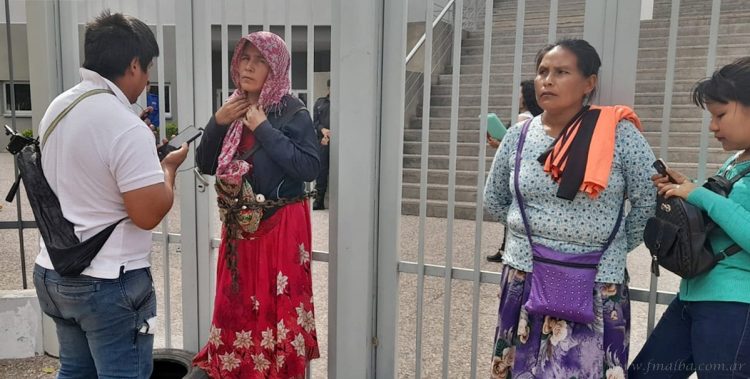 Robo de bebé: encadenada exige que se libere a la detenida