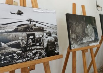 Vigilia por el Día del Veterano y los Caídos en Malvinas: exposición de fotografía en Plazoleta 2 de Abril