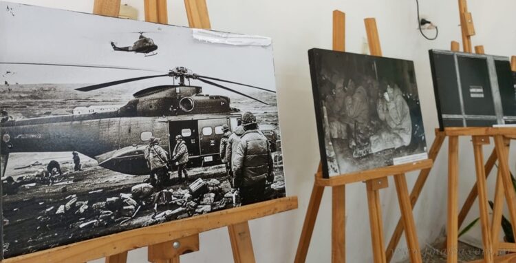 Vigilia por el Día del Veterano y los Caídos en Malvinas: exposición de fotografía en Plazoleta 2 de Abril