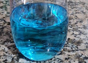 Salvador Mazza: usuarios denuncian denuncian que el agua sale con tintes azules