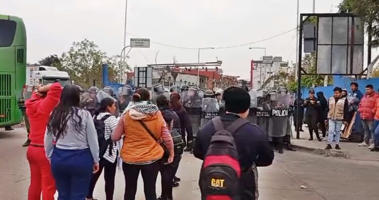 Puente Internacional: operativo de despeje invadió territorio argentino