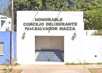 Salvador Mazza: concejal suspendida en sus funciones por títulos apócrifos