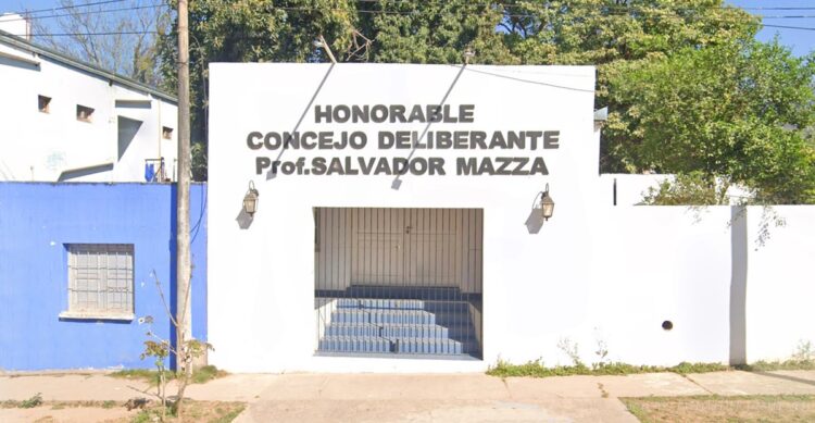 Salvador Mazza: concejal suspendida en sus funciones por títulos apócrifos