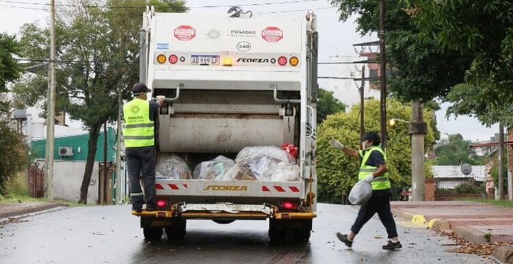 General Mosconi: empleados municipales y un conductor heridos en fuerte choque