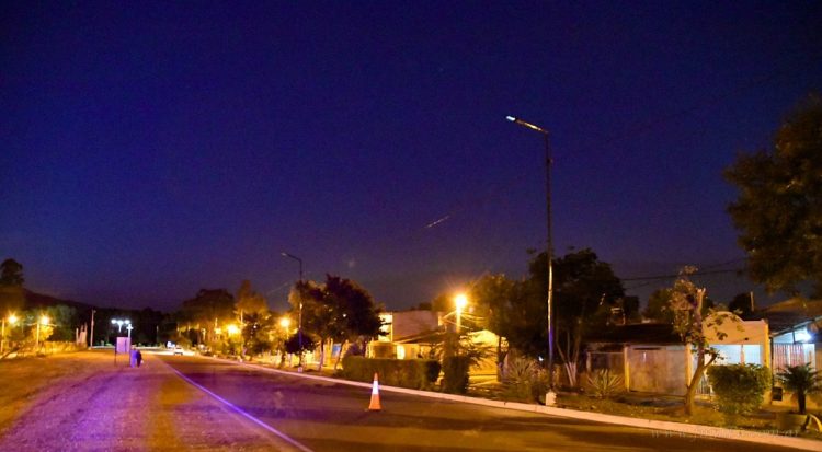 Autopista Tartagal-Mosconi, ahora iluminada hasta límite de barrio Procrear
