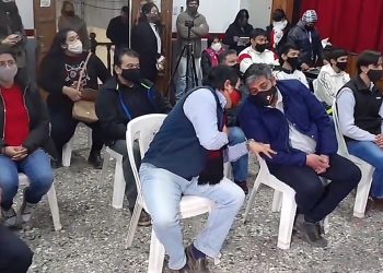 Funcionario e intendente atrapados en cortes de ruta