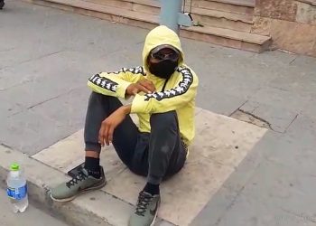 Encadenado ante Municipalidad: “No vamos a recibir a esta gente”