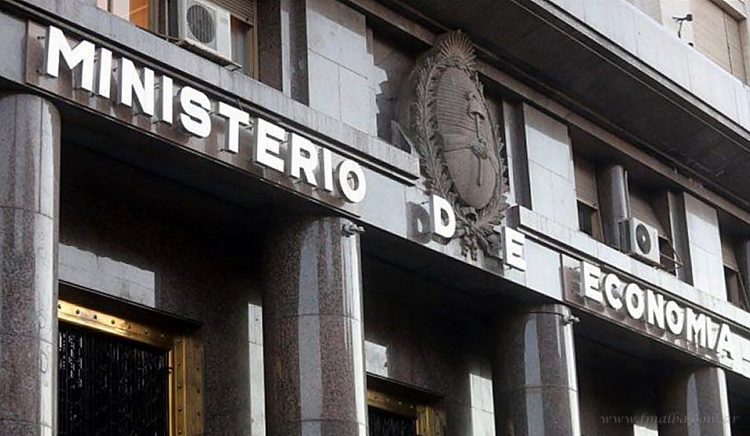 Nación: es oficial la prohibición de contratar nuevos empleados en el Estado