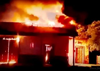 Embarcación: investigan causas de incendio en estación de trenes